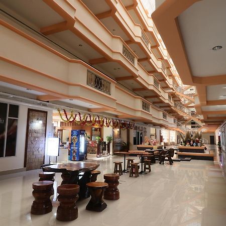 Wangburapa Grand Хат Яй Екстериор снимка
